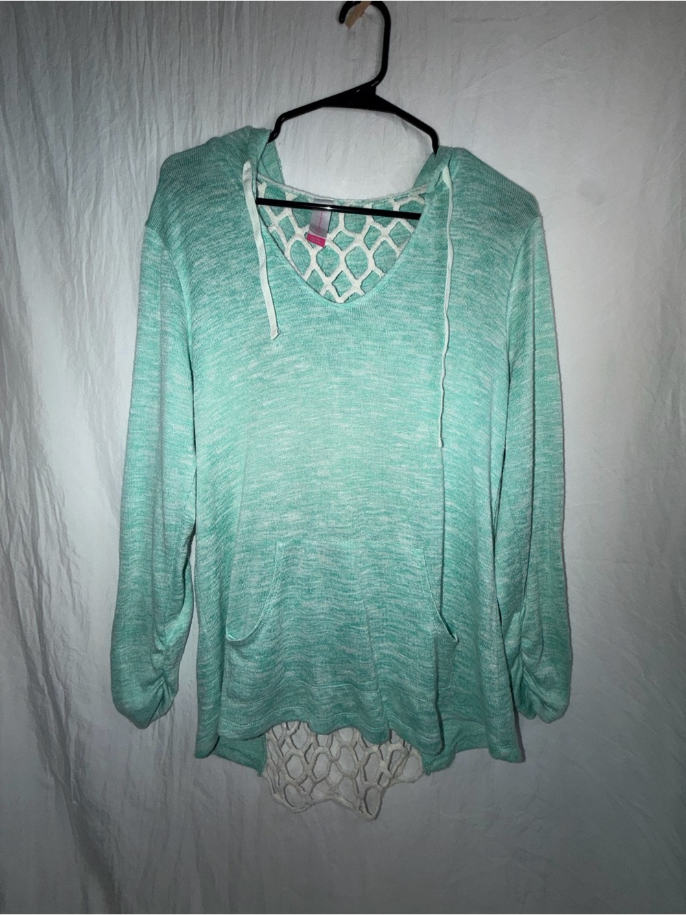 No Boundaries Mint Green Crochet Cutout Back Hoodie Top XL (15-17)